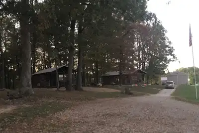 Image de Two furnished cabins open all year, minutes from Patoka Lake, Crawford County