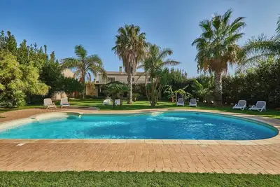Image de Villa 'Antica Aia Con Piscina' avec piscine privée, Wi-Fi et climatisation