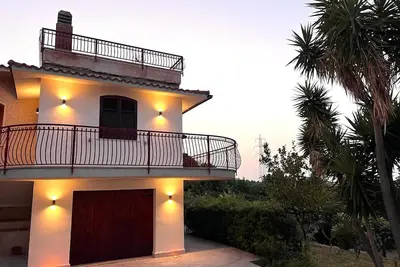 Image de Villa 'Suite - La Terrazza Sul Mare' avec vue sur la mer, Wi-Fi et climatisation