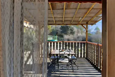 Image de 'La Roulotte La Figoulette' avec vue sur la montagne, Wi-Fi et climatisation