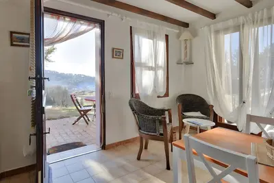 Image de Maison de vacances 'Le Jasmin' avec vue sur les montagnes, piscine partagée et Wi-Fi