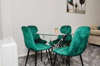 Image de Corby-2 Bedroom-1Bathroom-Parking - Upto 5 guests