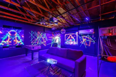 Image de 4br Sanctuary w/Retro Game Room/Theater Pool & Spa!