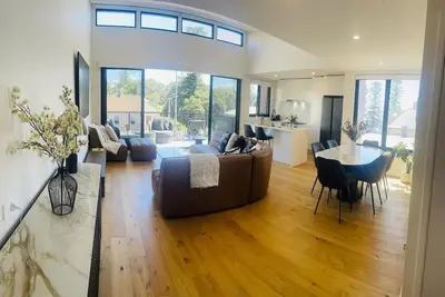 Image de Black Beach, Red Wine. Kiama Penthouse