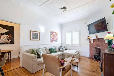 Image de James Cottage - Close to Cbd, Charm Awaits