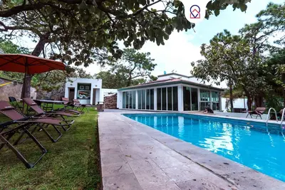 Image de Spacious Villa with Pool, Soccer and Cricket Field