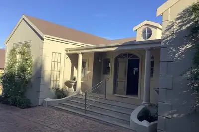 Image de Charming 4-bedroom house in lovely Franschhoek with pool.