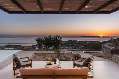 Image de Sunlit & Airy Retreat with Endless Sea Views!
