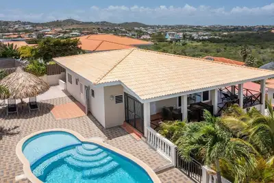 Image de Villa with beautiful views, swimming pool with children's area and close to the beach