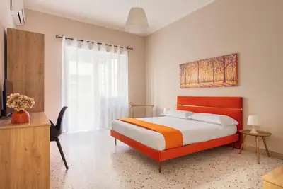Apartment with 3 large rooms in the historic center