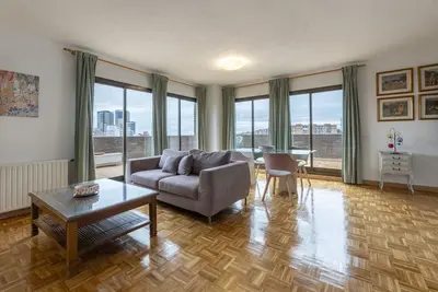 Image de Penthouse en Duplex avec Vues Spectaculaires sur le Parc de Tetuán