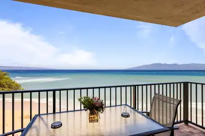 Image de Wake up to Ocean Sounds - Oceanfront 3br Condo-Kaanapali Shores 461