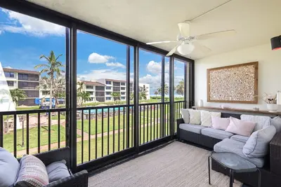 Image de Gulf views and only steps from the pool! Sanibel Island Logger Head Cay #212