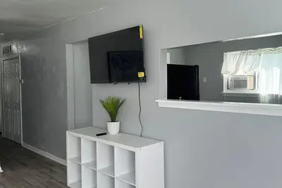 Image de 420 friendly 3-bedroom house in Detroit with WiFi, Ac