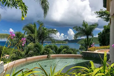 Image de Villa Amorosa: Island Luxury!