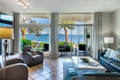 Image de Waterfront Wonder! \nBeautiful oceanfront 1 bedroom condo with amazing views!