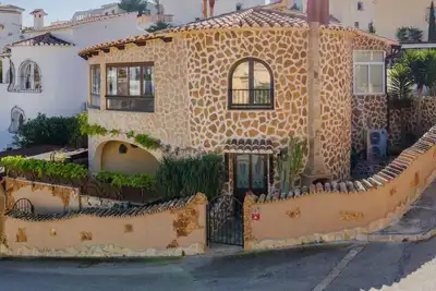 Villa Glicina, your relaxing vacation home on the Costa Blanca, ideal for unwinding.