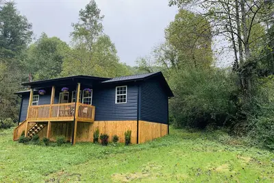 Image de Relax with the whole family at this peaceful place. Nestled in the woods of Ky.