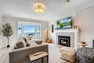 Image de Blu on the Lake - 3 bedroom, 2 Bath Luxurious Cottage on Lake Erie