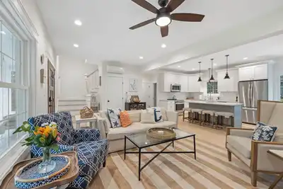 Image de Leah Lane - Bright & Renovated Kennebunk Beach House