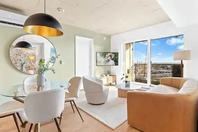 Image de Stylish brand new 2 bed, 2 bath Apartment in Griffintown. \n31 night minimum.