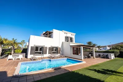 Image de Luxury villa with views of Montana Roja