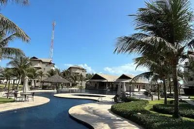 Beachfront penthouse at Beach Place Resort, 10 minutes from Beach Park!