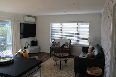 Image de Relax and enjoy your time with us at our modern Maraetai Beach house