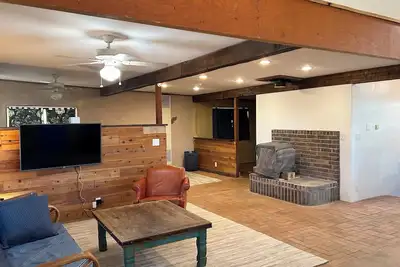 Image de North Valley Artist’s Cottage -peaceful, bright