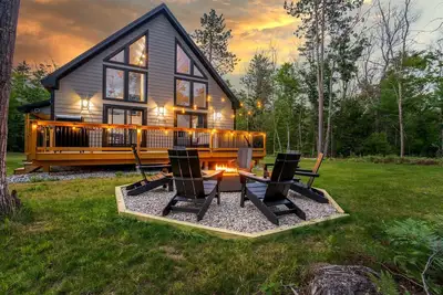 Image de Sleeps 16! Arcade! Hot Tub! Fireplace! Dogs Ok!