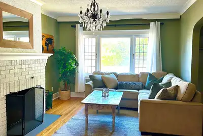 Image de Charming 3-bedroom semi detached with WiFi and Ac in lovely Ottawa