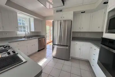 Image de Spacious 5-bedroom house with WiFi and Ac in fabulous Silver Spring