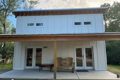 Image de Charming, private, quiet and family-friendly Cottage in Hampstead Nc