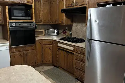 Image de Brick Home with Large Back Yard