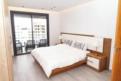 Image de Spacious 3-bedroom / 2-bathroom w/ Large Terrace, 5-min to the Beach & Train