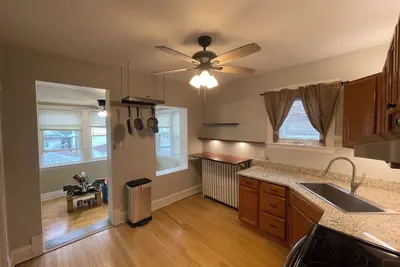 Image de Charming 2-bedroom condo with WiFi, Ac in lovely Chicago. Ample parking,