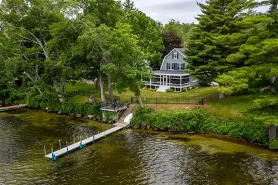 Image de Winnipesaukee waterfront escape with private dock and guest cottage
