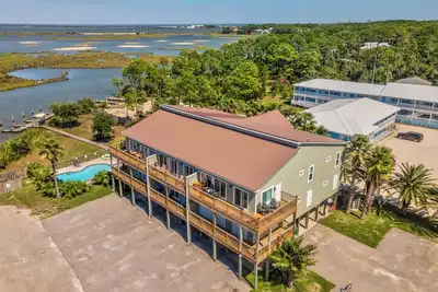 Image de Bayou Heron #2b: Pet-friendly bayside condo with pool