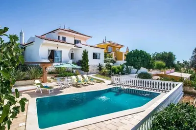 Image de Albufeira, Villa with Private Pool, 5 minutes from Galé Beach Villa Salgados