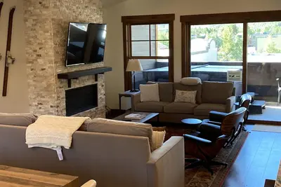 Image de Newly Listed! Mountain View Home w/ Hot Tub + Lift