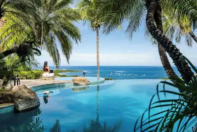 Image de Enchanting 6 Bedroom Villa with Incredible Views- Fully Staffed -Walk to Beach