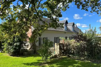 Image de Charmante et spacieuse longère restaurée, à 15 min des plages à pieds!