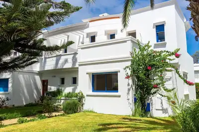Image de Peaceful villa with a beautiful garden, less than 5 minutes walk from beach