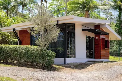 Image de Cozy cottage near town & waterfall - Gated estate - Pool access - Soccer field
