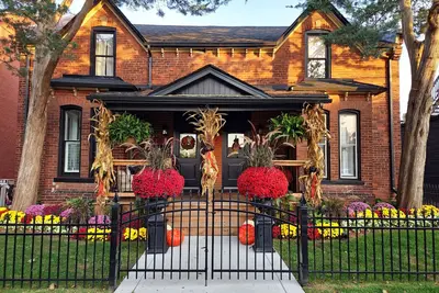 Image de Charming 2-bedroom heritage home with WiFi, Ac in lovely Grimsby