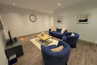 Image de Centrally located 2 bedroom suite!