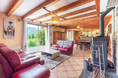 Image de Maison de vacances 'Gite Baupeillas' avec vue sur les montagnes, terrasse privée et Wi-Fi
