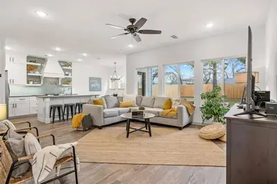 Image de Spacious retreat in Arlington 1 mi to At&T Stadium