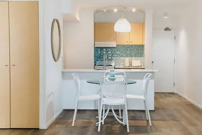 Image de Coastal Haven, central Broadbeach, 200m to the beach. Pool, Hot Tub and carpark