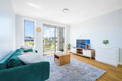 Image de Campbelltown/5br/Double Living Room/Convenient Transportation/Free Parking/